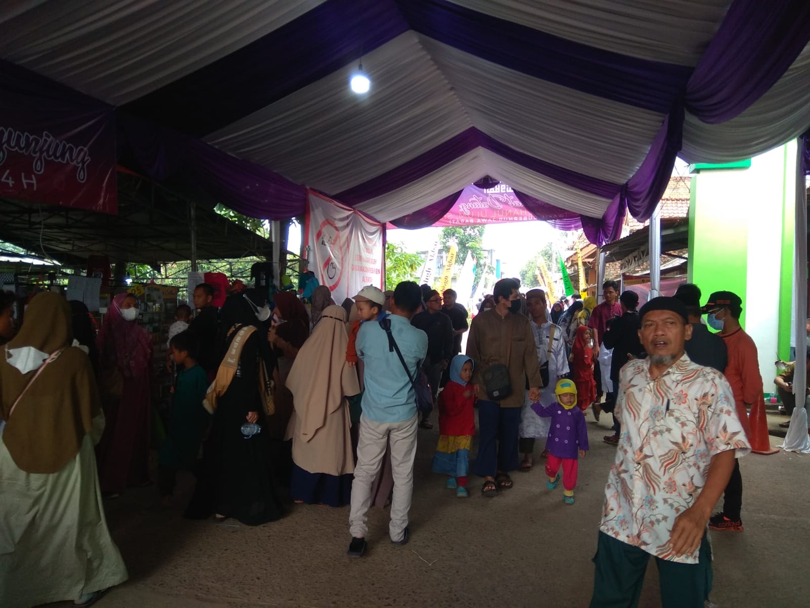 Ribuan Pengunjung Banjiri Bazar Sya’ban Tabligh Akbar 1444 H
