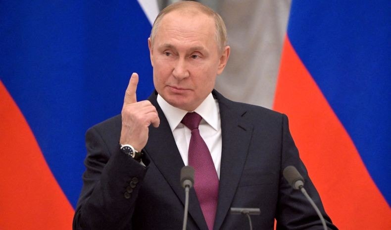 Putin Tegaskan Para Pembakar Al-Quran Harus Dihukum