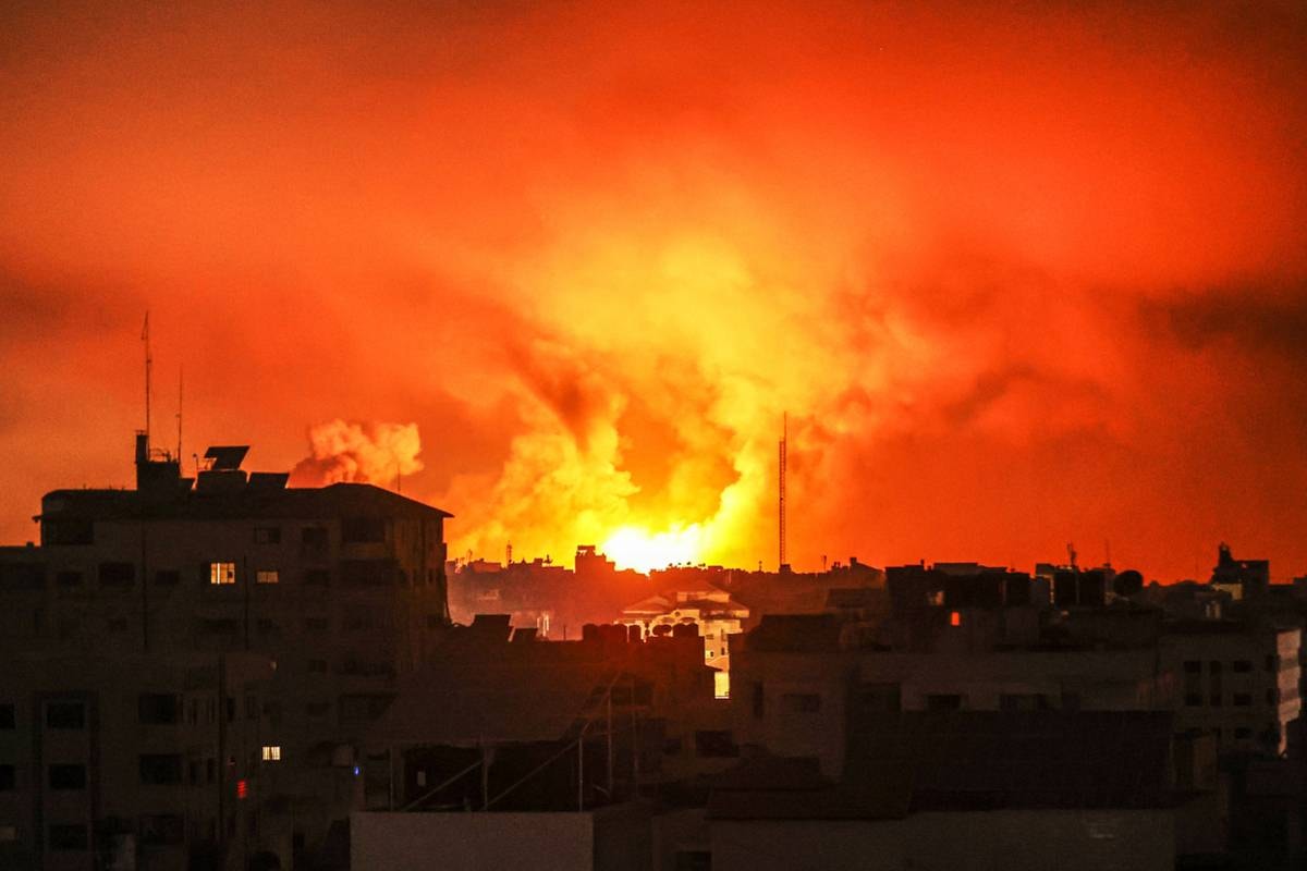 Israel Lancarkan Serangan ke Gaza di Tengah Pemadaman Total Jaringan Internet