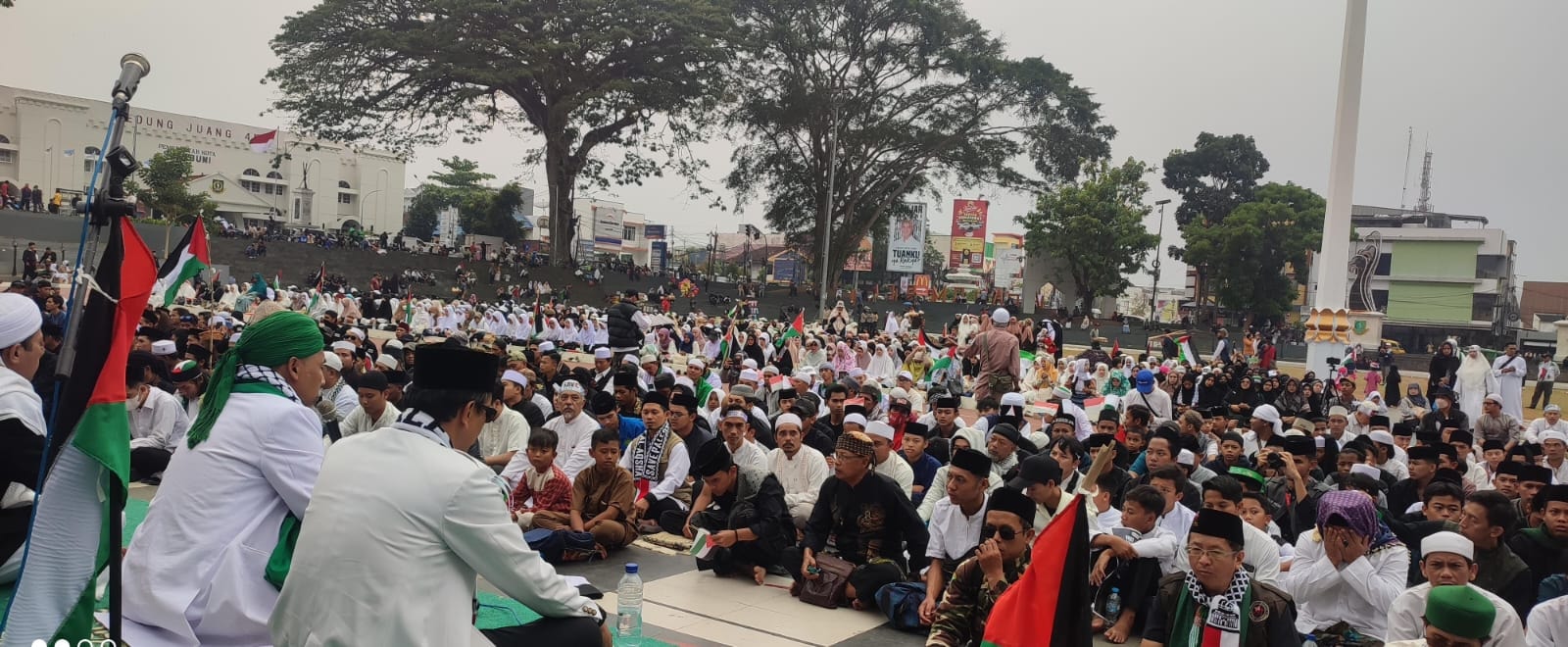 Ribuan Masyarakat Sukabumi Hadiri Aksi Peduli Palestina