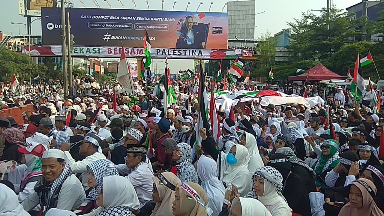 Aksi Bekasi Bersama Palestina, Ribuan Massa Padati Jl. Ahmad Yani