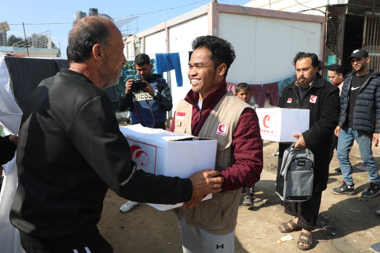 Truk-Truk Bantuan MER-C Berhasil Memasuki Gaza di Tengah Pembatasan Ketat Israel