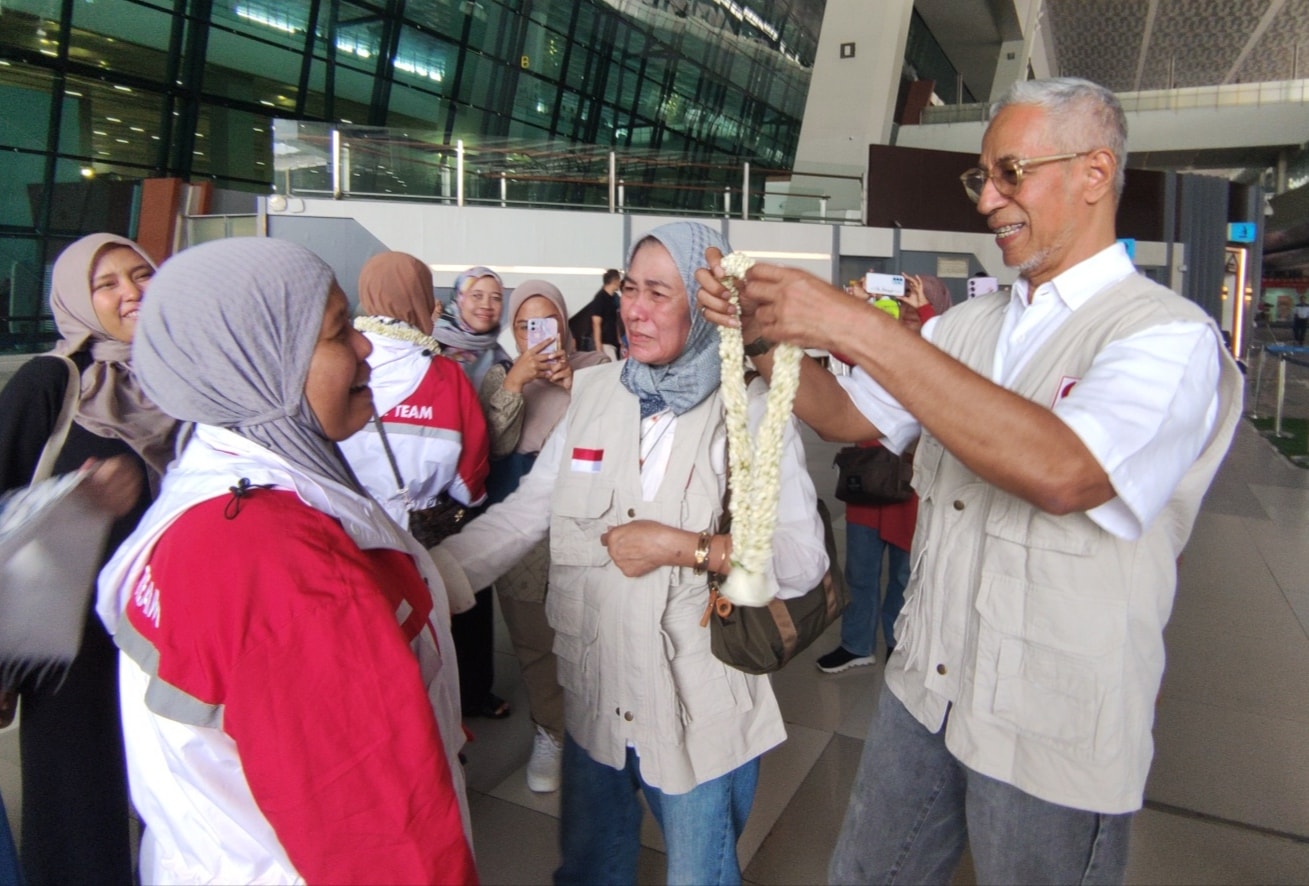 Disambut Dengan Penuh Haru, Relawan MER-C Kembali ke Indonesia Setelah Misi Kemanusiaan di Gaza