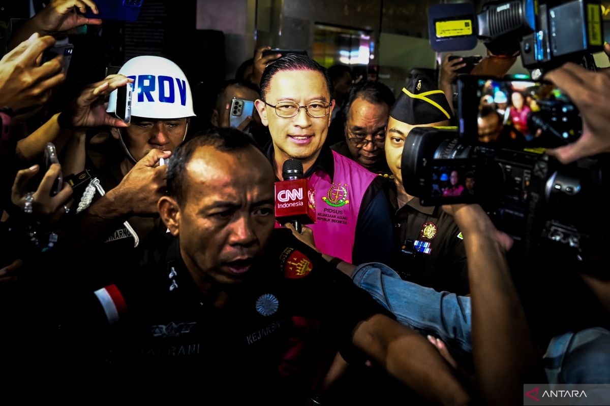 Penangkapan Tom Lembong Mengejutkan, Ustaz Syamsi Ali Ingatkan Pentingnya Hukum yang Adil dan Tanpa Intervensi Politik