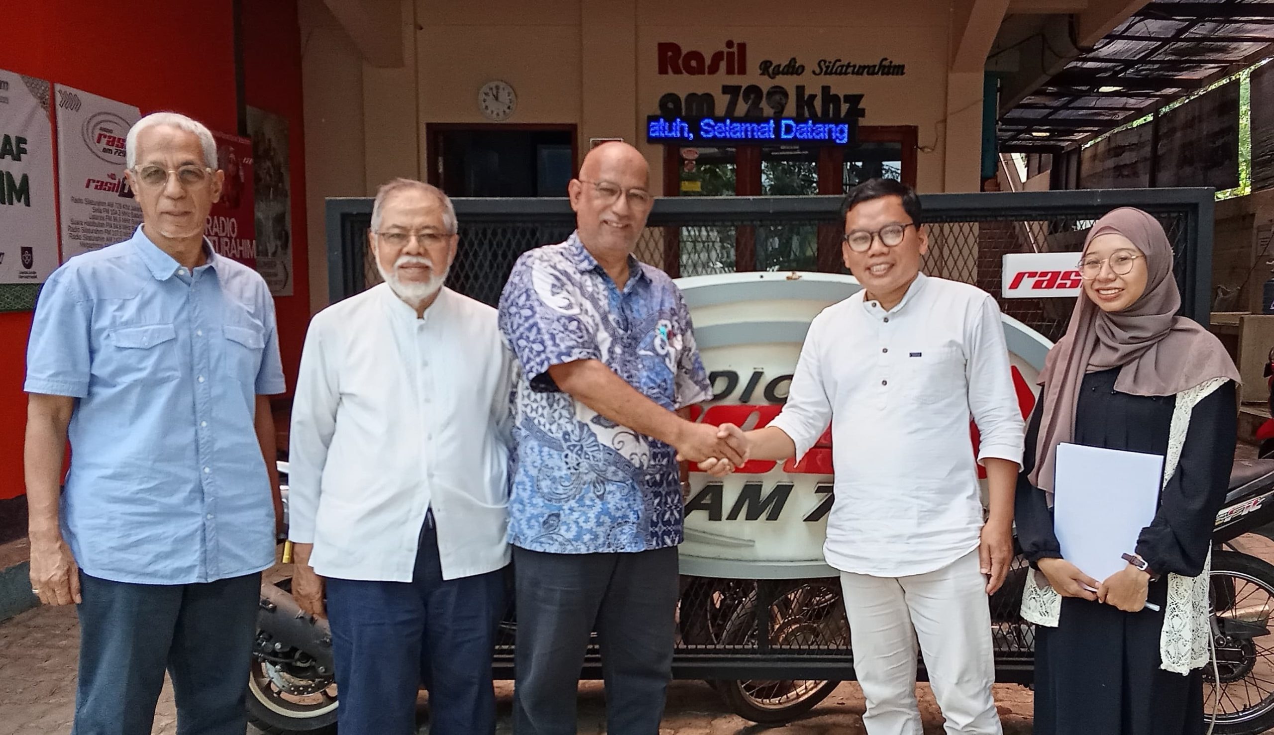 Pinjamkan Ambulans untuk Gerakan Turun Tangan, Lembaga Waqaf Silaturahim : Semoga Bermanfaat Bagi Masyarakat