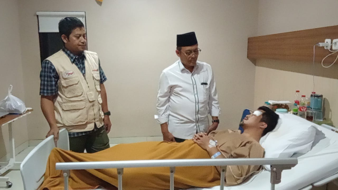 Wasekjen MUI Kunjungi Team AWG Korban Kecelakaan di Tol Cipali, Berikan Semangat untuk Terus Dukung Palestina