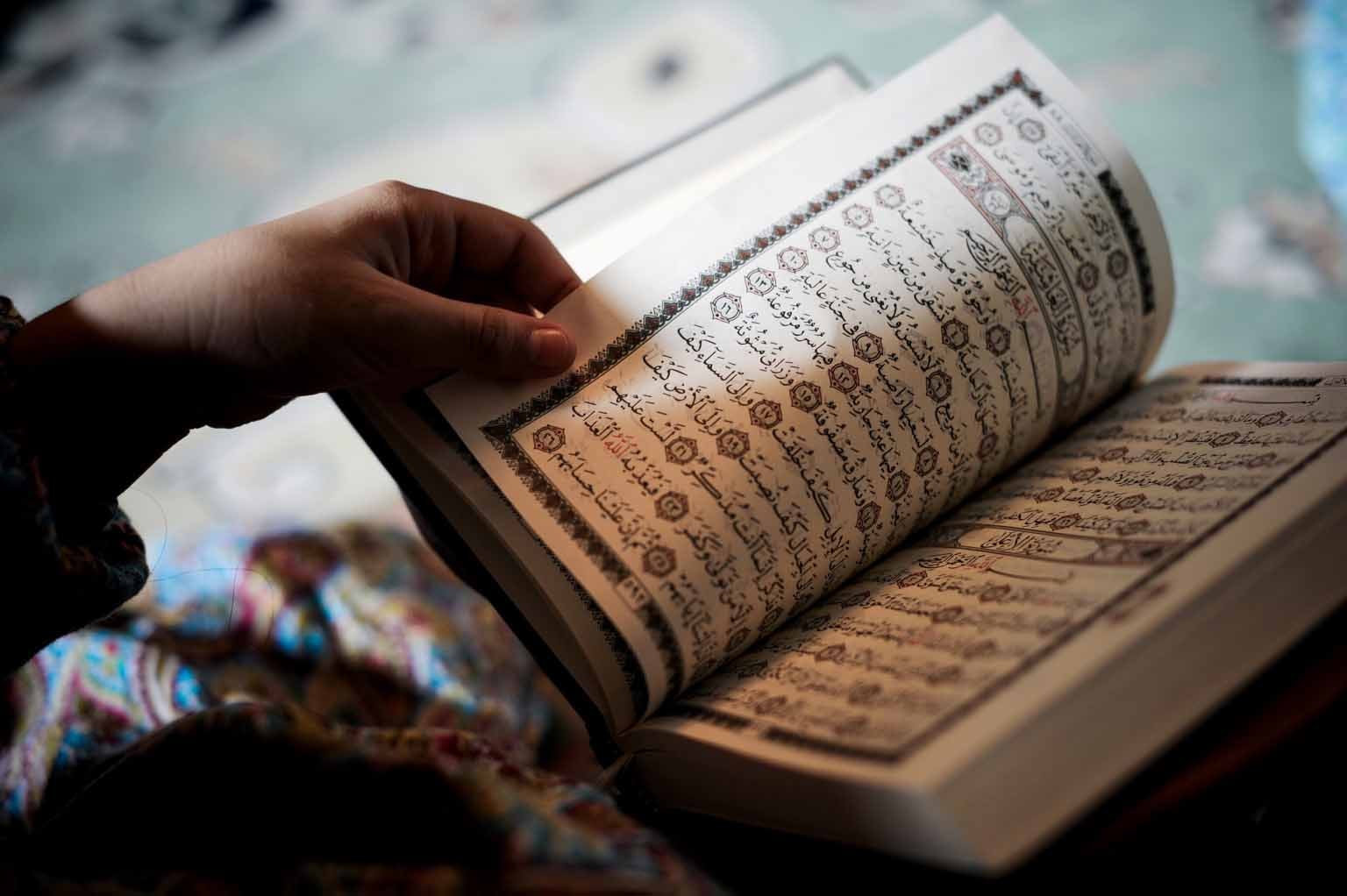 Menjadi Manusia Terbaik Menurut Islam, Dimulai dari Akhlak di Dalam Rumah