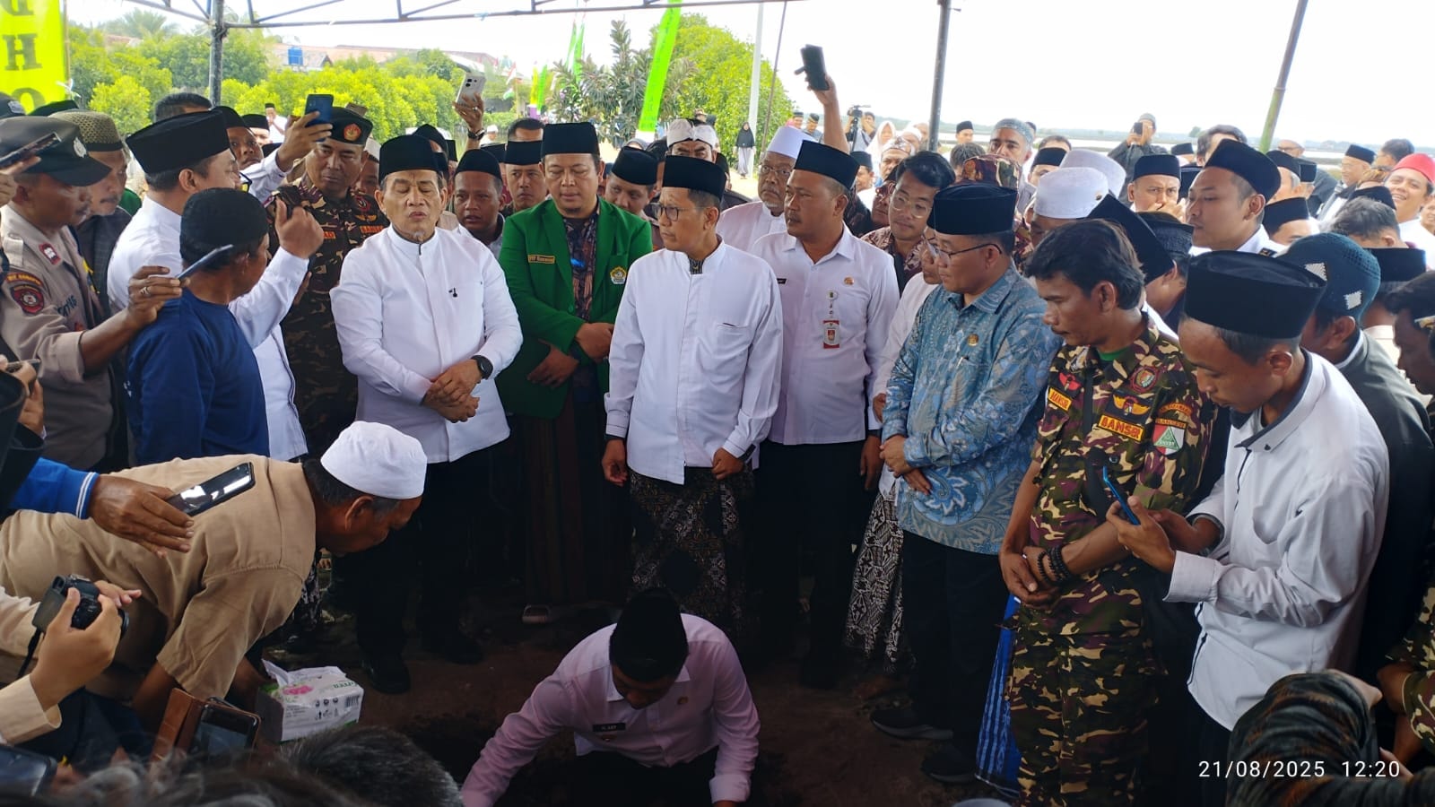 Peletakan Batu Pertama Masjid dan Pesantren Ar-Ridho, Ikhtiar Bangkitkan Kejayaan Umat