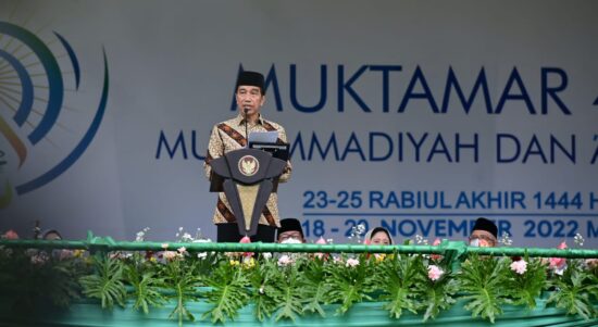 Presiden Jokowi saat memberikan sambutan dalam pembukaan Muktamar 48 Muhammadiyah dan Aisyiyah di Surakarta, Sabtu 19 November 2022 (Foto: Muchlis Jr - Biro Pers Sekretariat Presiden)