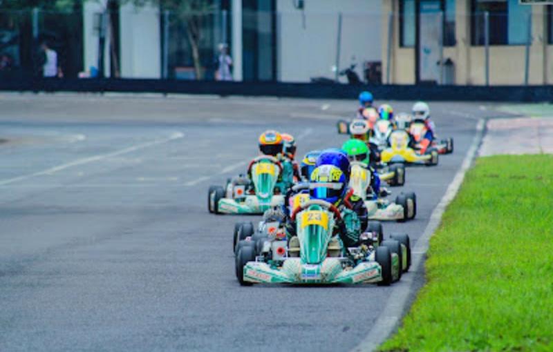 Altaf Thalib memimpin para pegokart kelas Mini Rok Rising Start di Eshark Rok Cup Indonesia 2023