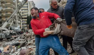 Proses evakuasi korban gempa Turkiye (ist)
