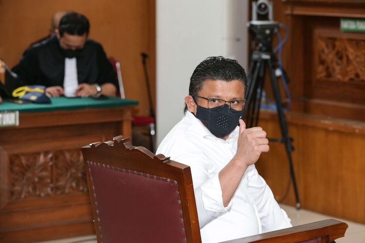 Terdakwa kasus dugaan pembunuhan berencana terhadap Nofriansyah Yosua Hutabarat atau Brigadir J, Ferdy Sambo menjalani sidang putusan di Pengadilan Negeri Jakarta Selatan, Senin (13/2/2023). [KOMPAS.com/KRISTIANTO PURNOMO]