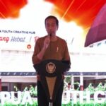 Presiden Jokowi saat meresmikan Papua Youth Creative Hub (PYCH) yang disiarkan YouTube Sekretariat Presiden, Selasa (21/3/2023). FOTO/TANGKAPAN LAYAR YOUTUBE SEKRETARIAT PRESIDEN)