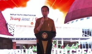 Presiden Jokowi saat meresmikan Papua Youth Creative Hub (PYCH) yang disiarkan YouTube Sekretariat Presiden, Selasa (21/3/2023). FOTO/TANGKAPAN LAYAR YOUTUBE SEKRETARIAT PRESIDEN)