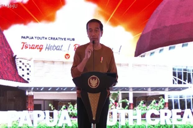 Presiden Jokowi saat meresmikan Papua Youth Creative Hub (PYCH) yang disiarkan YouTube Sekretariat Presiden, Selasa (21/3/2023). FOTO/TANGKAPAN LAYAR YOUTUBE SEKRETARIAT PRESIDEN)