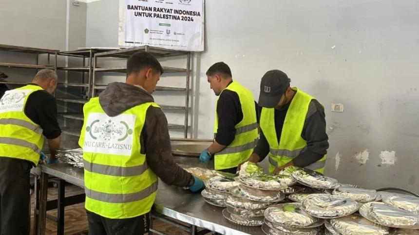NU Care-LAZISNU Kirimkan Makanan Bantu Warga Gaza yang Kelaparan