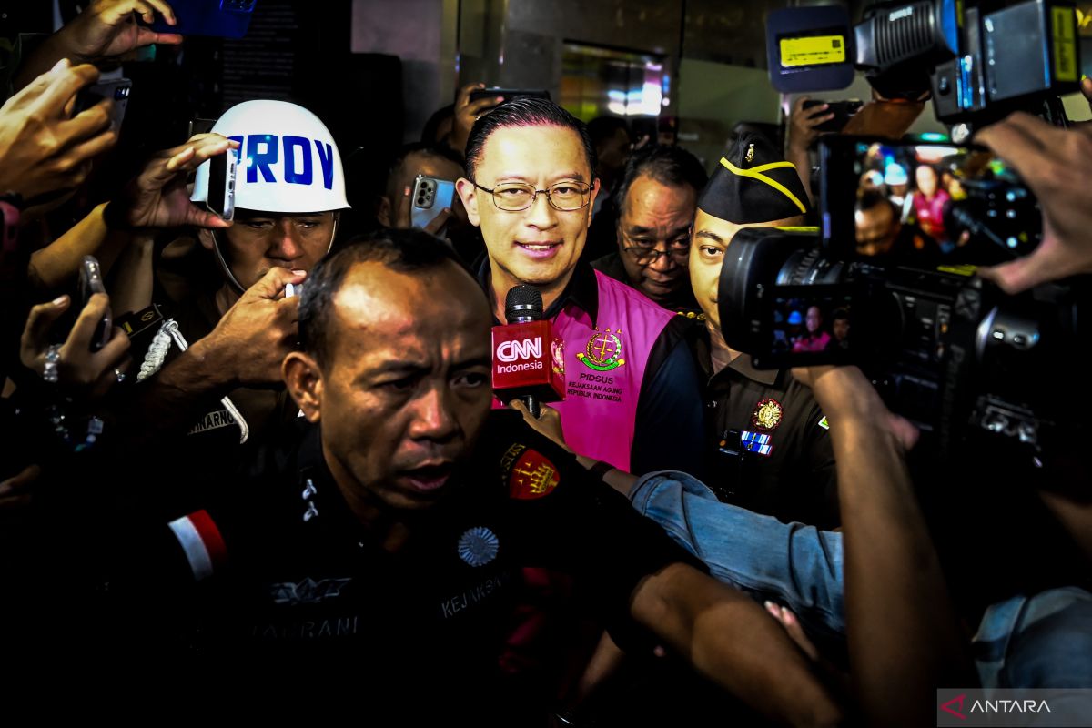 Penangkapan Tom Lembong Mengejutkan, Ustaz Syamsi Ali Ingatkan Pentingnya Hukum yang Adil dan Tanpa Intervensi Politik