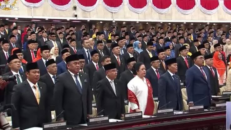 Pelantikan Anggota DPR, Toni Rosyid : Apa yang Bisa Diharapkan?