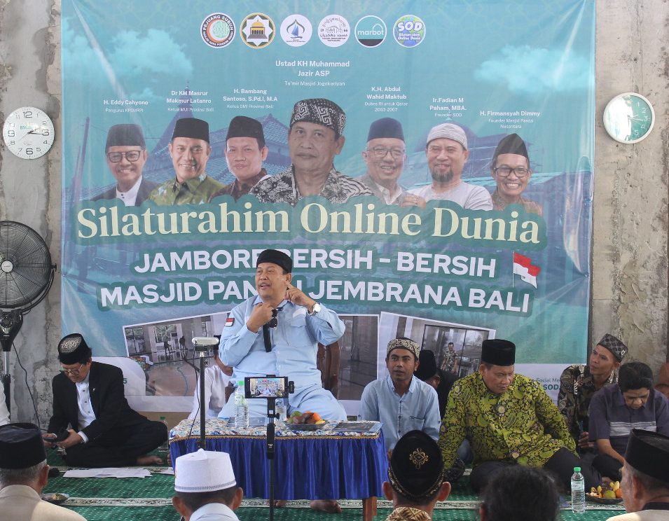 Masjid Jadi Titik Temu Peradaban: Gerakan Bersih-Bersih dari Bali untuk Dunia
